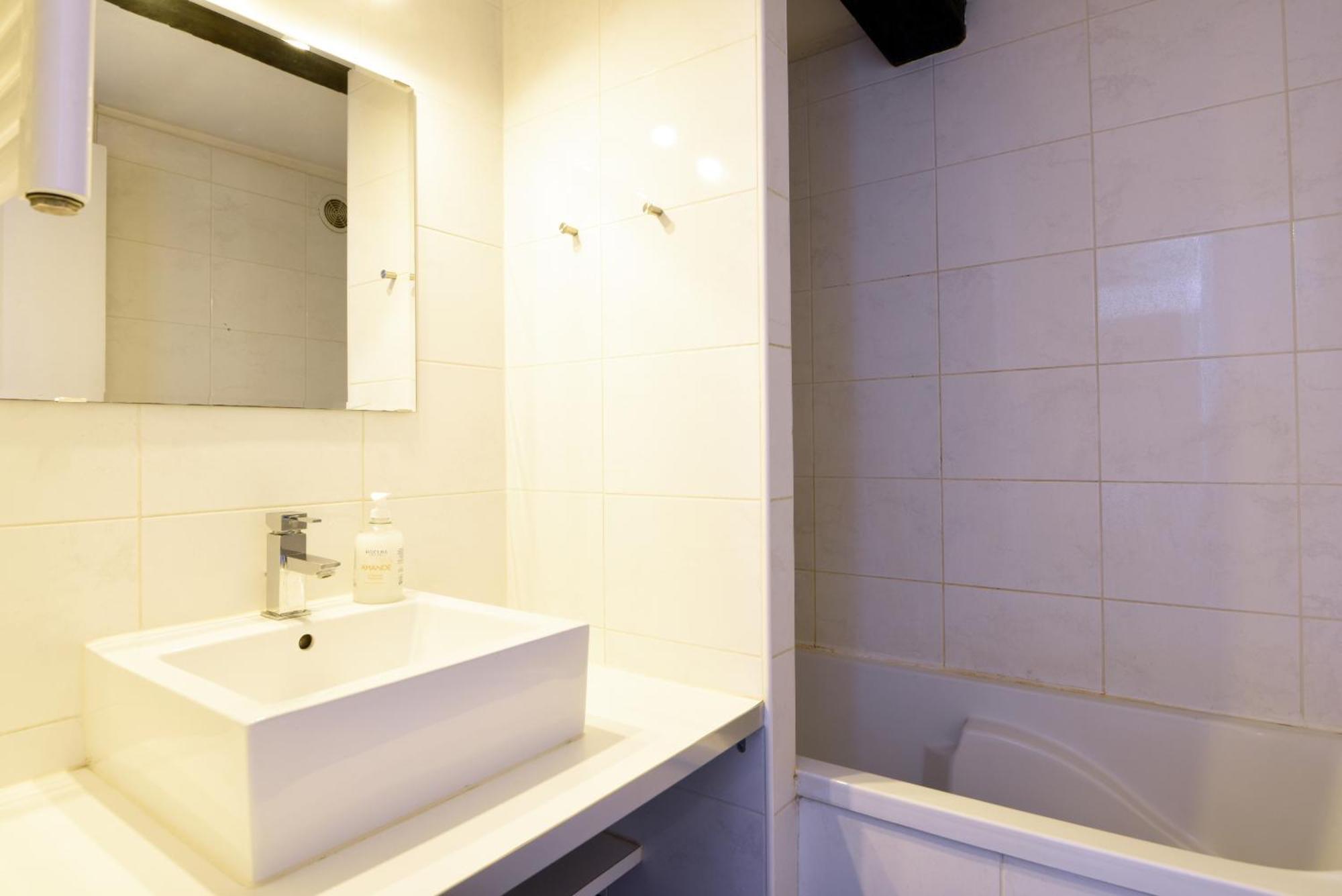 Royale Apartments Vieux Lille 24H24H Access Buitenkant foto